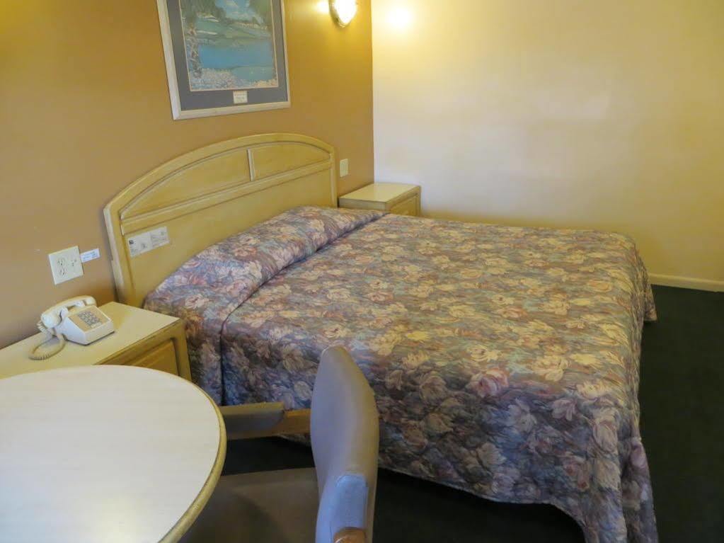 Budget Inn Себрінґ Екстер'єр фото